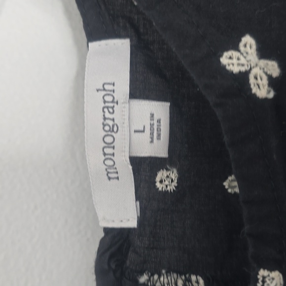 Black and white ruffle embroidered top - Picture 3 of 5